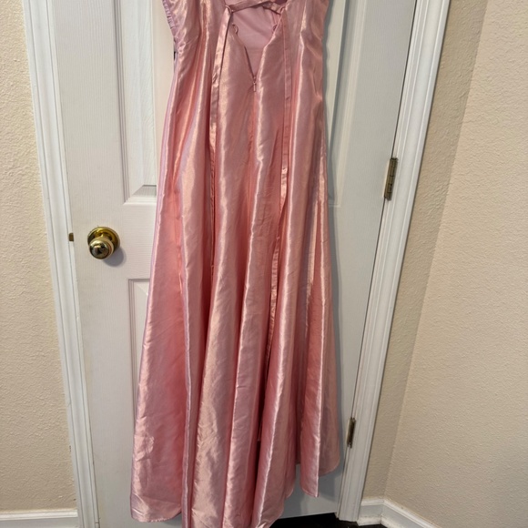 Shiny pink prom dress - Picture 2 of 4